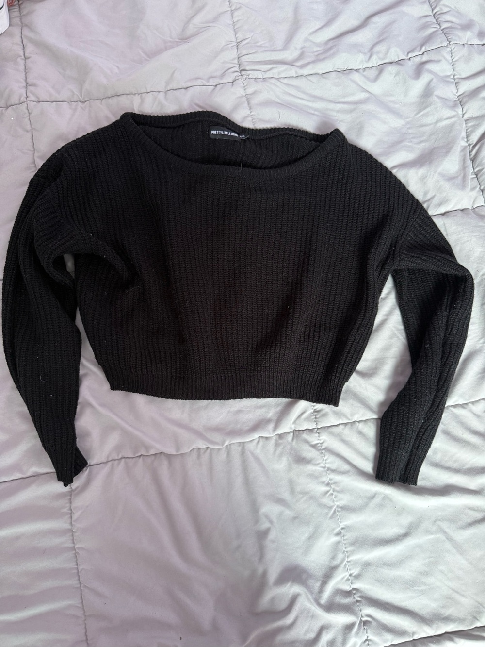 PrettyLittleThing Black Cropped Crew Neck Sweater